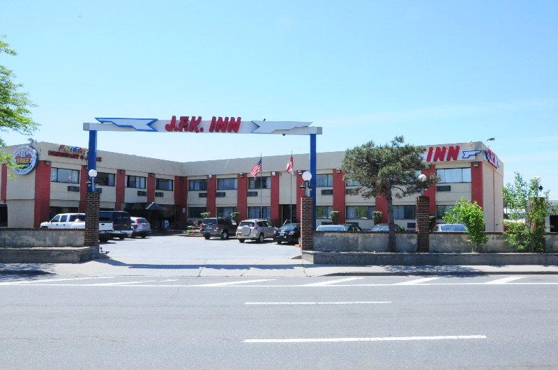 JFK Inn New York Bagian luar foto