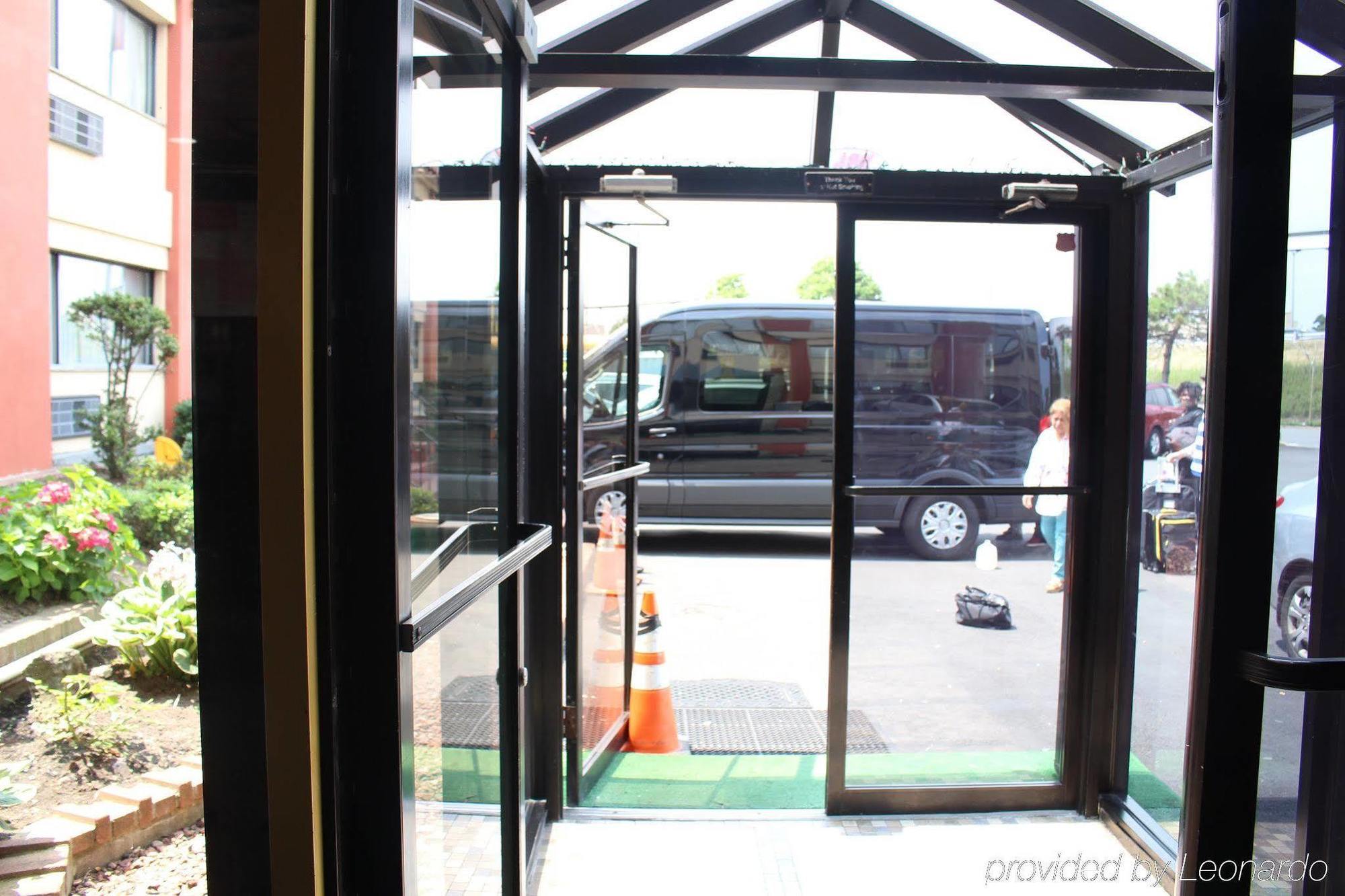JFK Inn New York Bagian luar foto