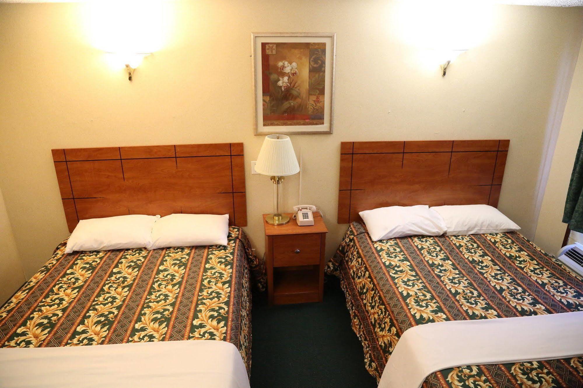 JFK Inn New York Bagian luar foto